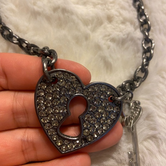 GUESS black & silver heart with pendant rhinestone necklace - Picture 3 of 9